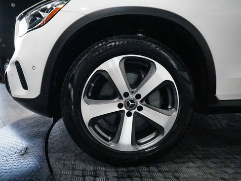 Used 2022 Mercedes-Benz GLC 300 4MATIC w/ Multimedia Package Lite image 9