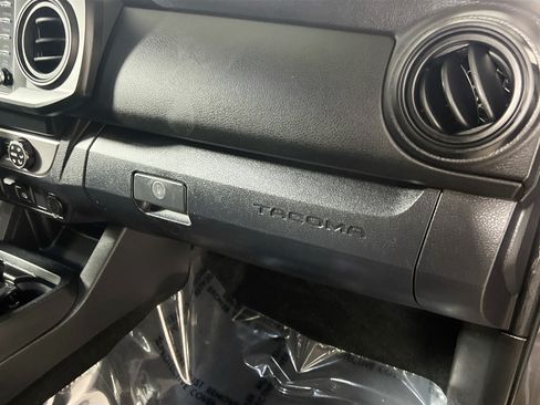 Used 2022 Toyota Tacoma SR w/ SR Convenience Package RWD image 35