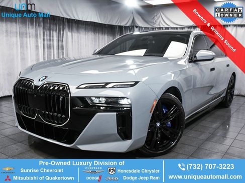 Used 2024 BMW i7 xDrive60 AWD/4WD image 1