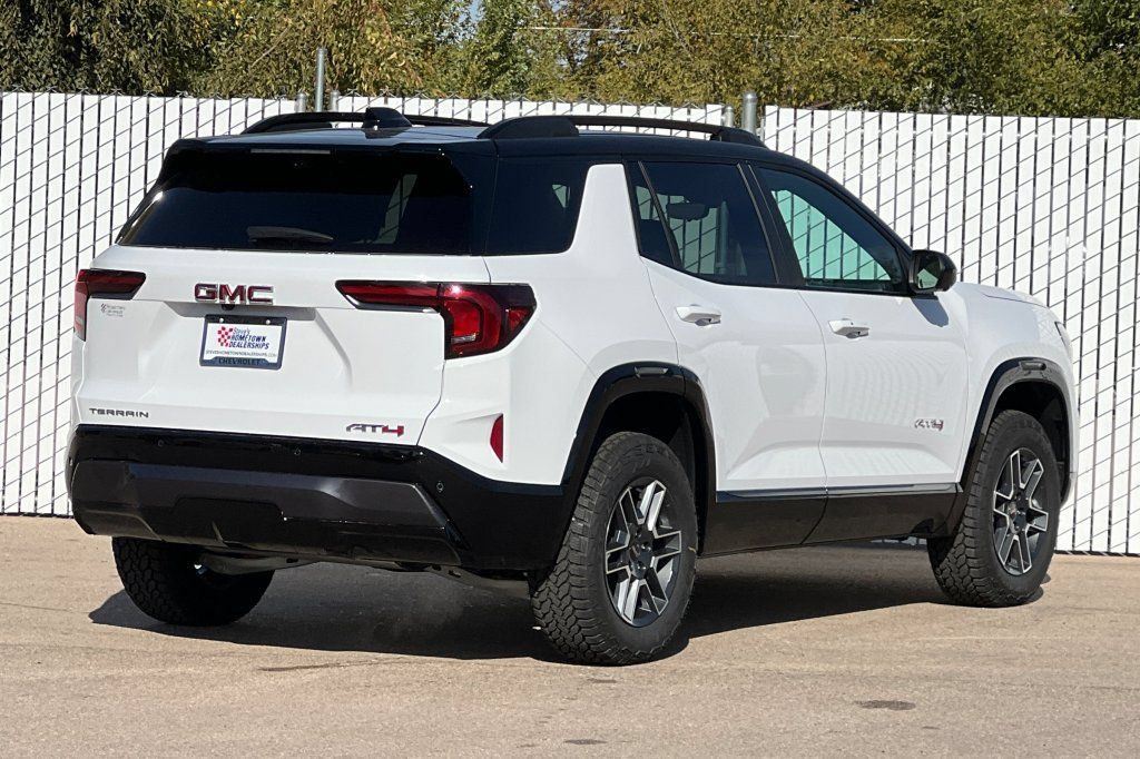 New 2026 GMC Terrain AT4 w/ Technology Package II AWD/4WD image 4