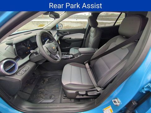 New 2026 Chevrolet Trax LT w/ Driver Confidence Package FWD image 10
