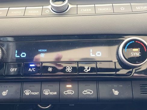 Used 2024 Hyundai Elantra SEL w/ Convenience Package FWD image 34