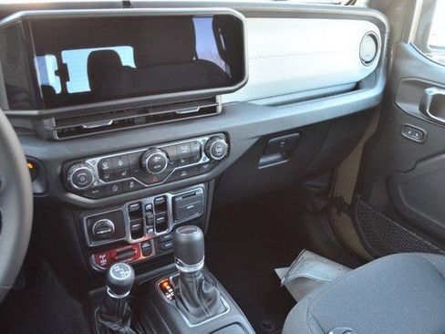 New 2026 Jeep Gladiator Willys image 20