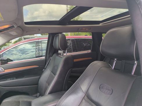 Used 2013 Jeep Grand Cherokee Overland w/ Advance Technology Group AWD/4WD image 23