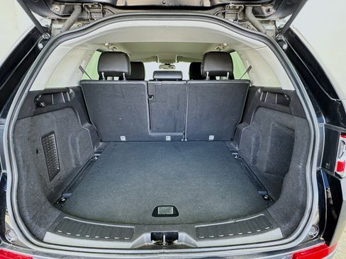 Used 2017 Land Rover Discovery Sport SE image 17