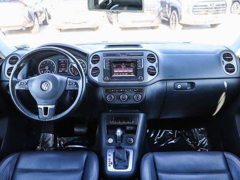 Used 2016 Volkswagen Tiguan S image 12