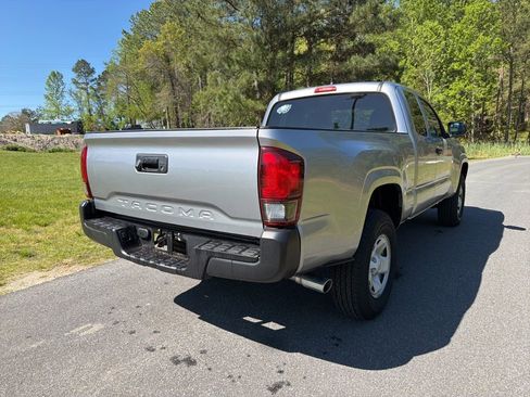 Used 2021 Toyota Tacoma SR image 8
