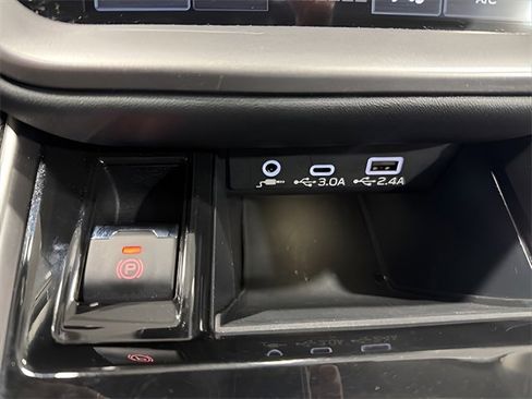 Used 2023 Subaru Legacy Premium image 22