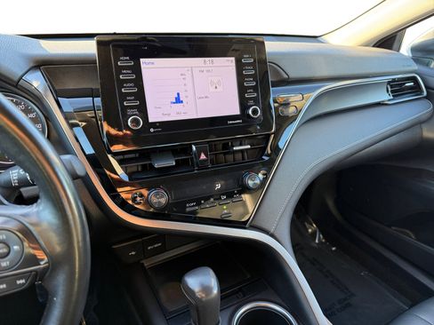 Used 2024 Toyota Camry SE image 12