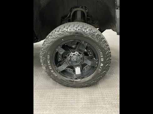 Used 2016 Chevrolet Silverado 1500 LT AWD/4WD image 38