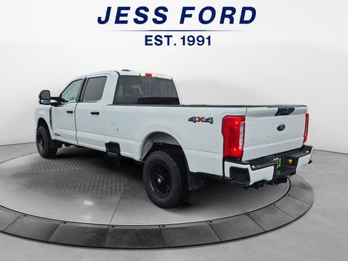 Used 2023 Ford F350 XLT image 3
