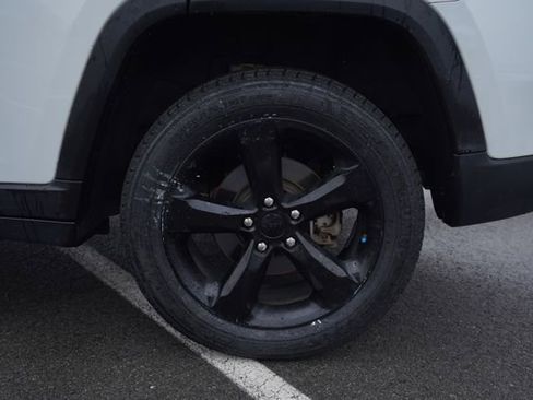 Used 2023 Jeep Grand Cherokee Altitude image 41