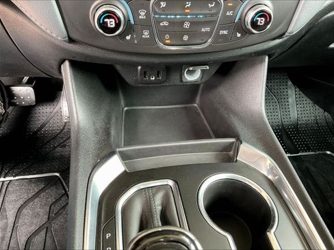 Used 2019 Chevrolet Traverse LT w/ LPO, Floor Liner Package FWD image 15