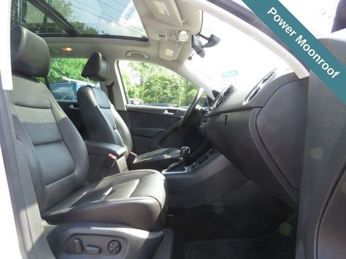 Used 2017 Volkswagen Tiguan Sport AWD/4WD image 13