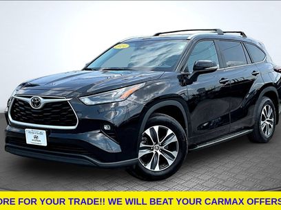 Used 2024 Toyota Highlander XLE