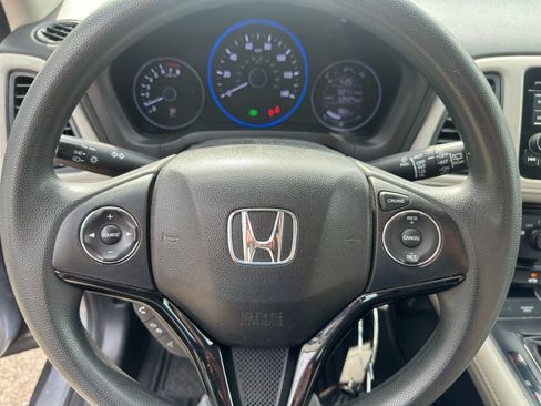 Used 2019 Honda HR-V LX image 24