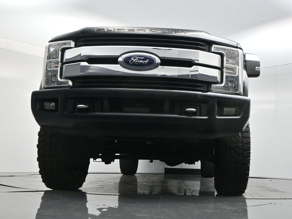 Used 2017 Ford F250 Lariat w/ Chrome Package AWD/4WD image 46