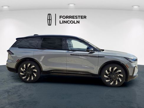 New 2026 Lincoln Nautilus Reserve w/ Jet Appearance Package image 2