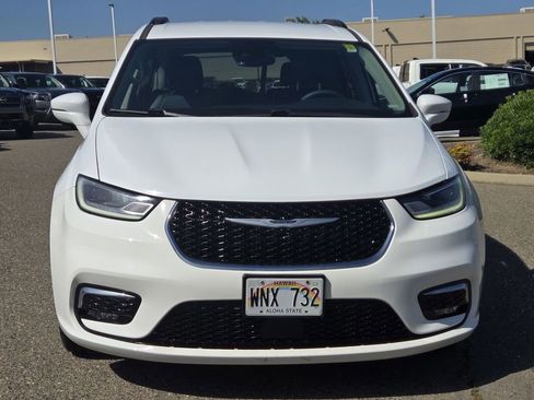 Used 2022 Chrysler Pacifica Touring-L FWD image 14