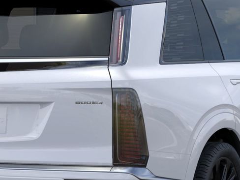 New 2026 Cadillac Vistiq Platinum image 11