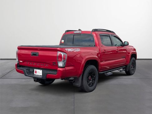 Used 2022 Toyota Tacoma TRD Sport w/ Technology Package image 5