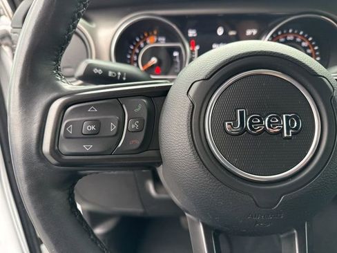 Used 2022 Jeep Wrangler Unlimited Sport image 39