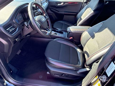 Certified 2025 Ford Escape ST-Line FWD image 9