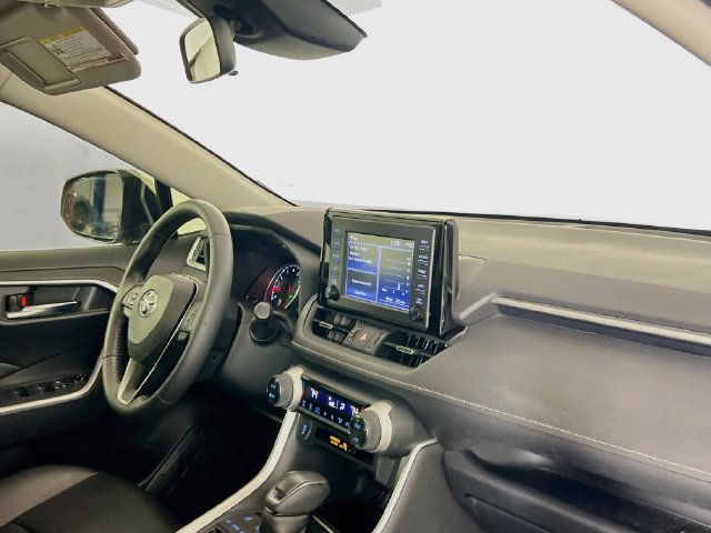 Used 2019 Toyota RAV4 XLE Premium FWD image 20