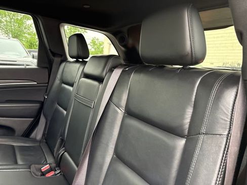 Used 2021 Jeep Grand Cherokee Limited w/ Sun & Sound Group AWD/4WD image 23