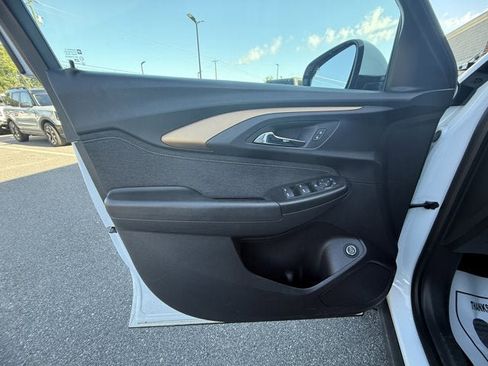 Used 2021 Chevrolet TrailBlazer ACTIV w/ Sun and Liftgate Package FWD image 16