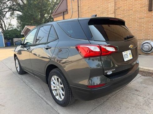 Used 2021 Chevrolet Equinox LS AWD/4WD image 16