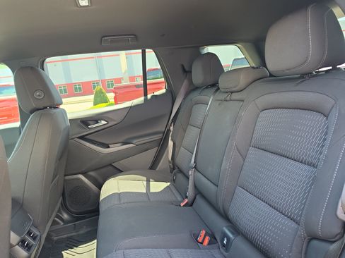 Used 2025 Chevrolet Equinox LT AWD/4WD image 14