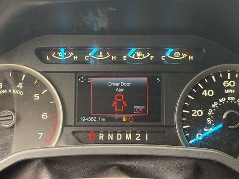 Used 2015 Ford F150 XLT w/ Equipment Group 302A Luxury AWD/4WD image 21