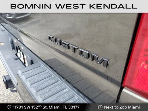 Used 2022 Chevrolet Silverado 2500 Custom w/ Custom Convenience Package image 10