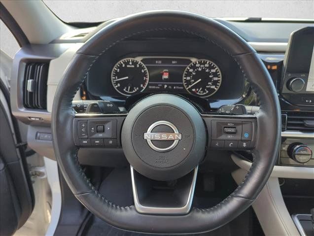 Used 2023 Nissan Pathfinder SL AWD/4WD image 17