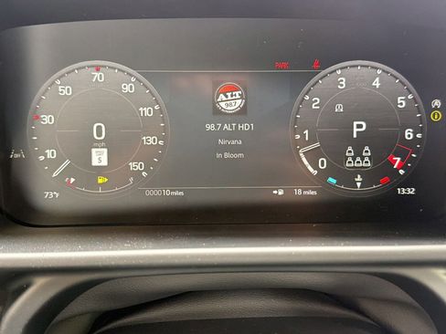 New 2026 Land Rover Defender 130 X-Dynamic SE image 18