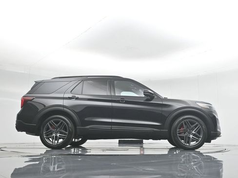 Used 2025 Ford Explorer ST image 53