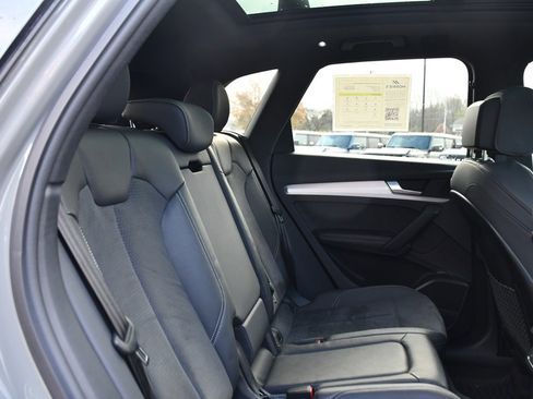 Used 2021 Audi SQ5 Prestige w/ Prestige Package image 18