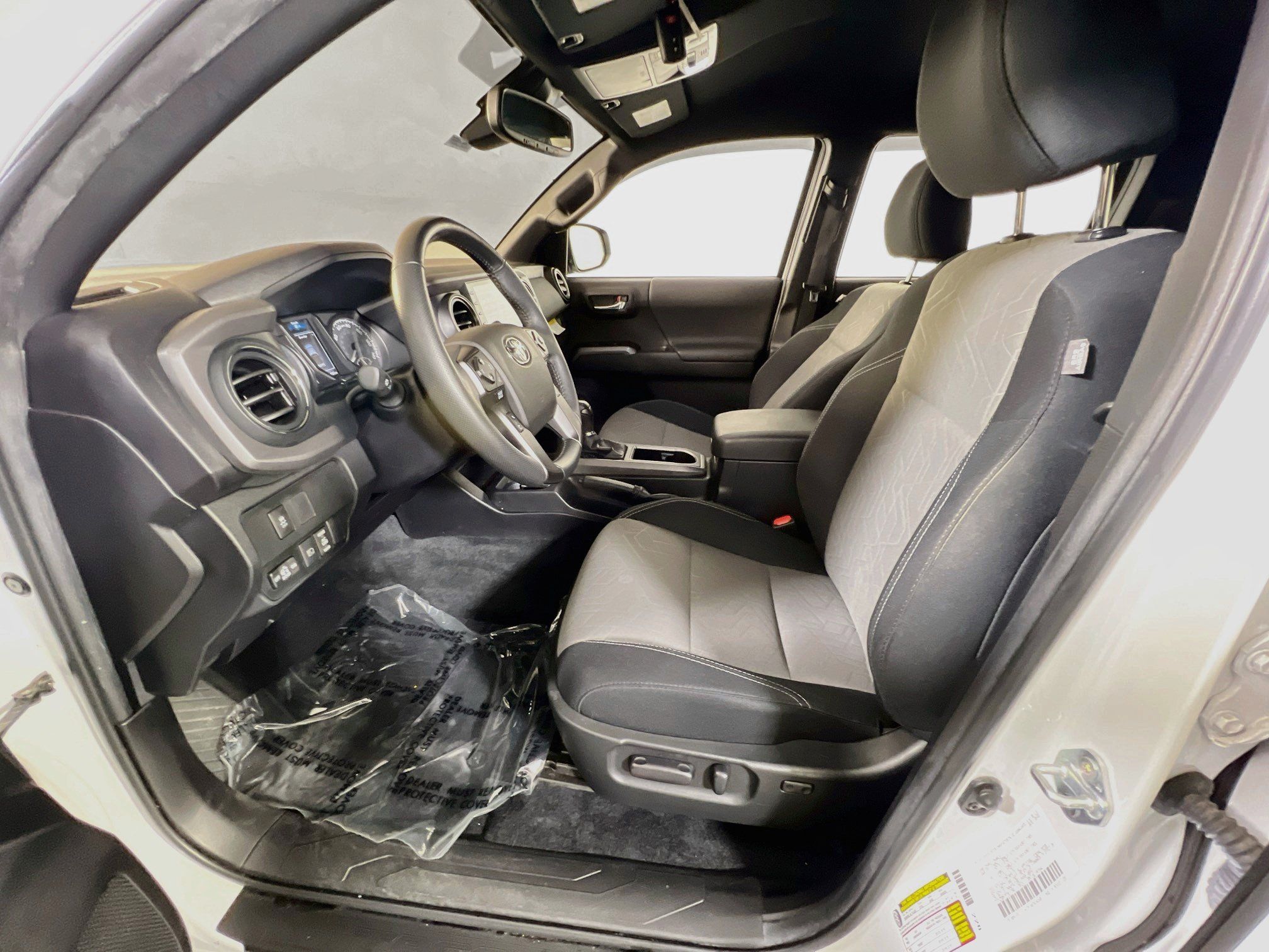 Used 2023 Toyota Tacoma TRD Sport AWD/4WD image 19