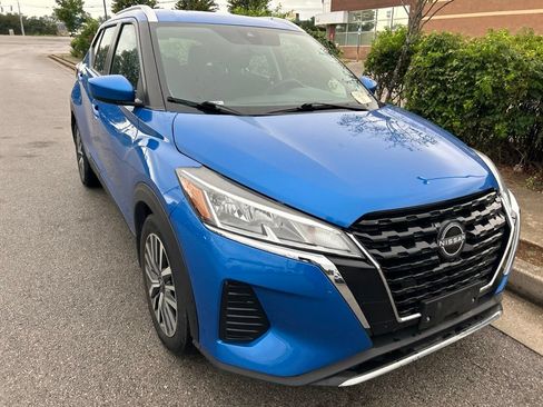 Used 2024 Nissan Kicks SV FWD image 2