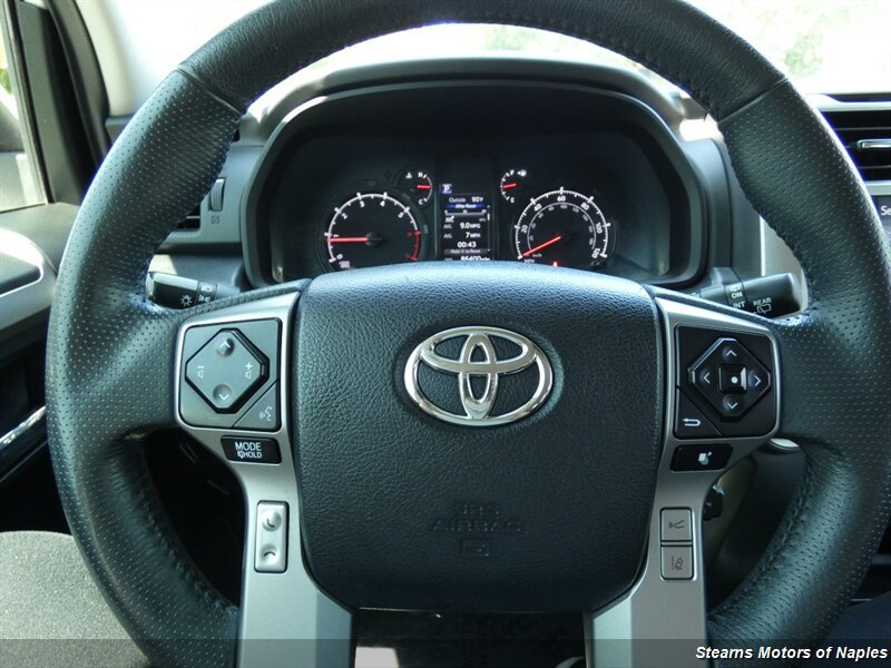 Used 2020 Toyota 4Runner SR5 AWD/4WD image 24