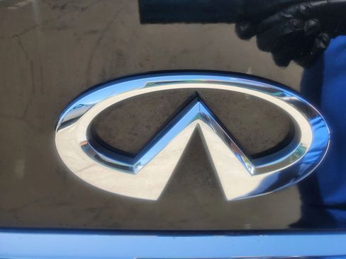 Used 2015 INFINITI Q50 Premium w/ Deluxe Touring Package image 8