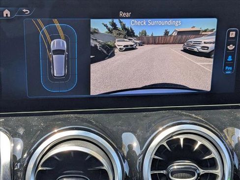 Used 2025 Mercedes-Benz GLB 250 GLB 250 image 12