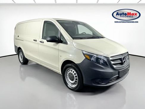 Used 2018 Mercedes-Benz Metris image 1