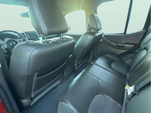 Used 2014 Nissan Xterra PRO-4X w/ Pro-4x Leather Package image 19