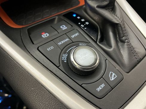 Used 2024 Toyota RAV4 Adventure AWD/4WD image 32