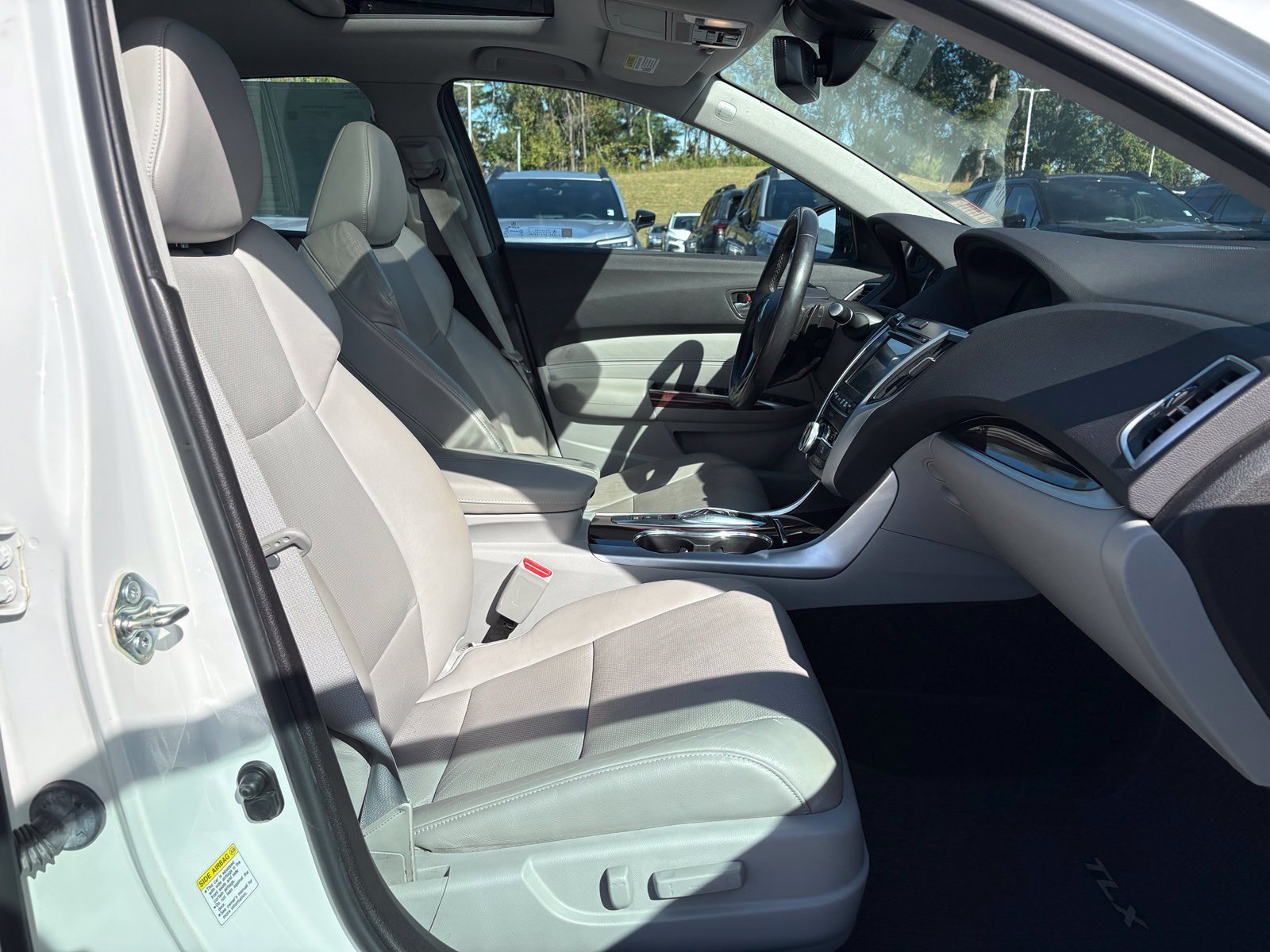 Used 2016 Acura TLX w/ Technology Package FWD image 30