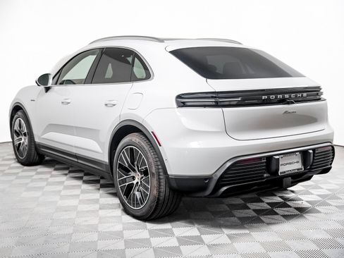 Certified 2025 Porsche Macan Electric w/ Premium Package RWD image 3