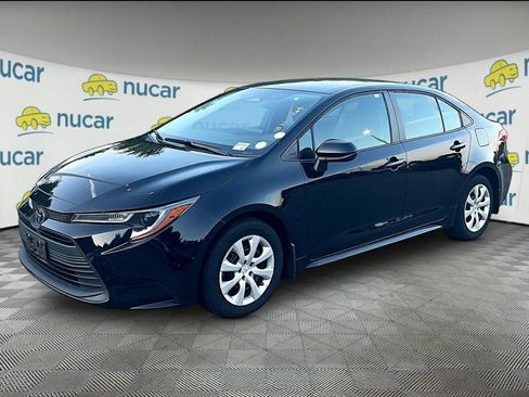 Used 2023 Toyota Corolla LE FWD image 3