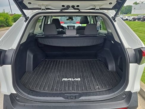 Used 2022 Toyota RAV4 XLE w/ Convenience Package AWD/4WD image 11